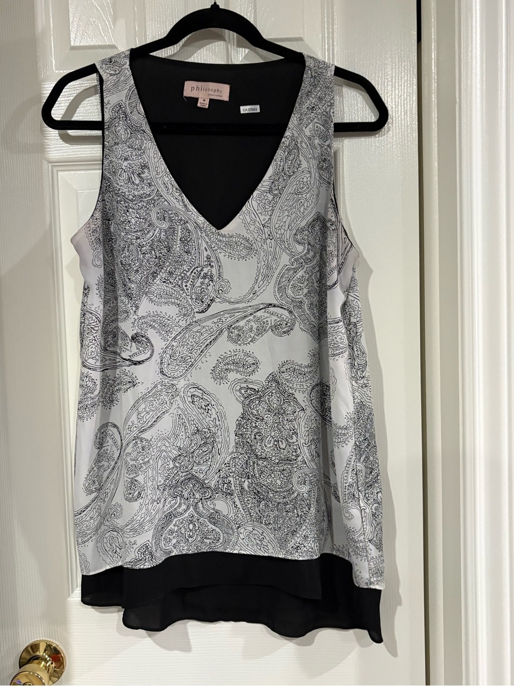Philosophy Black & White Paisley V-Neck Layered Sleeveless Top
